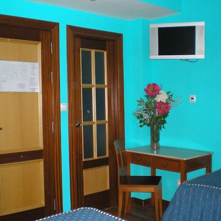 Auto Check In Hotel Las Nieves Jaca Extérieur photo