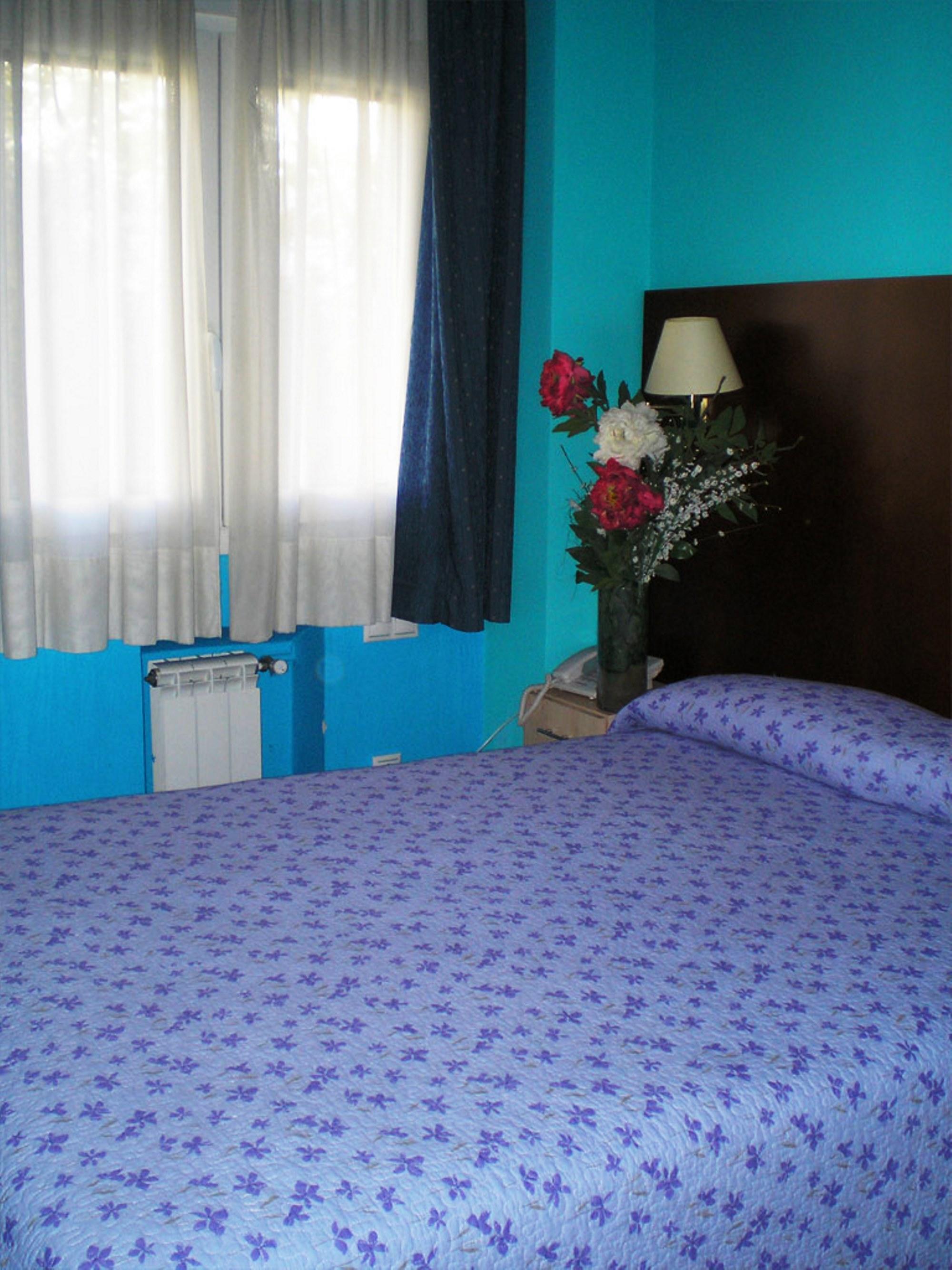 Auto Check In Hotel Las Nieves Jaca Extérieur photo