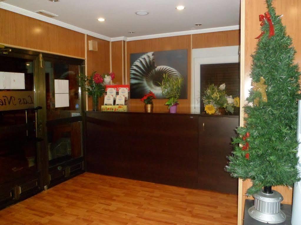 Auto Check In Hotel Las Nieves Jaca Extérieur photo